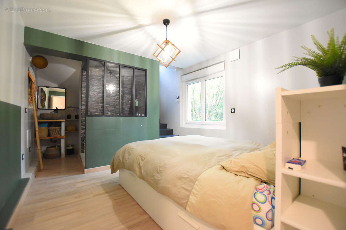 Maison à LES ESSARTS-LE-ROI