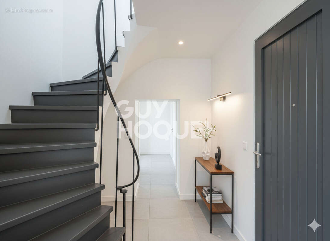 Maison à PONT-DU-CHATEAU