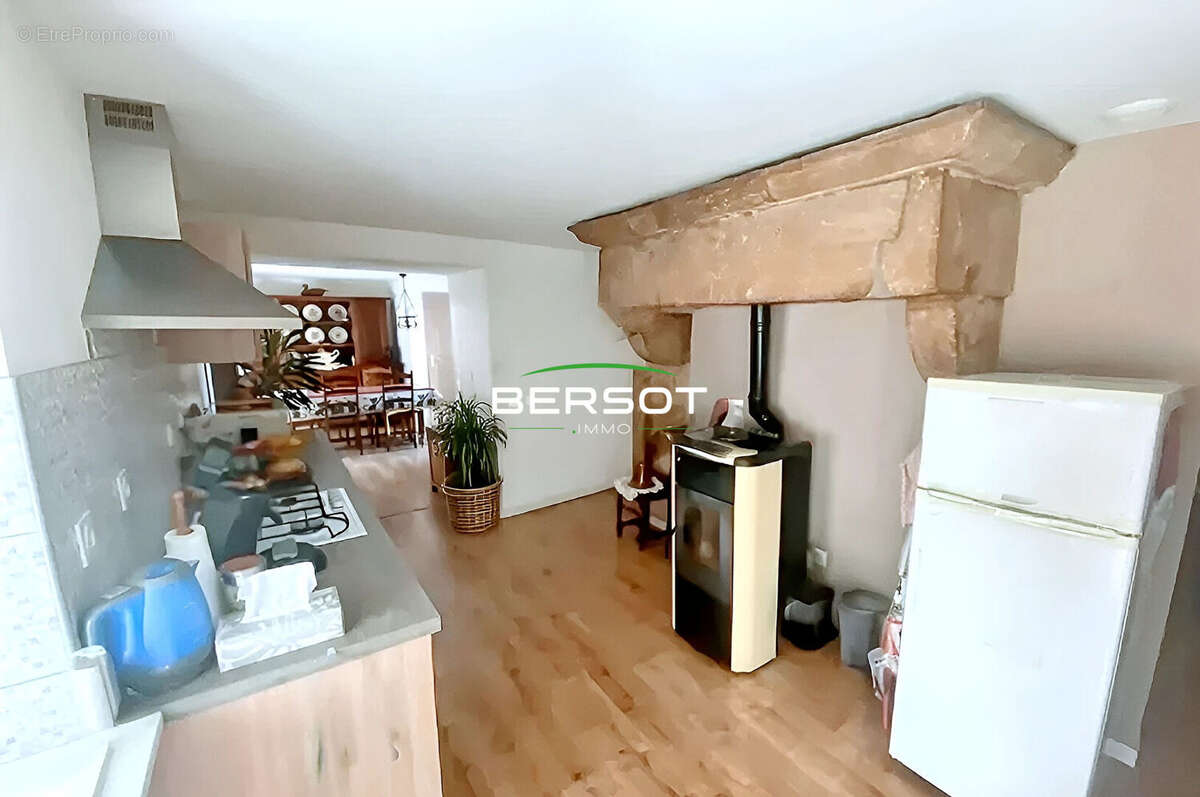 Maison à PORT-SUR-SAONE