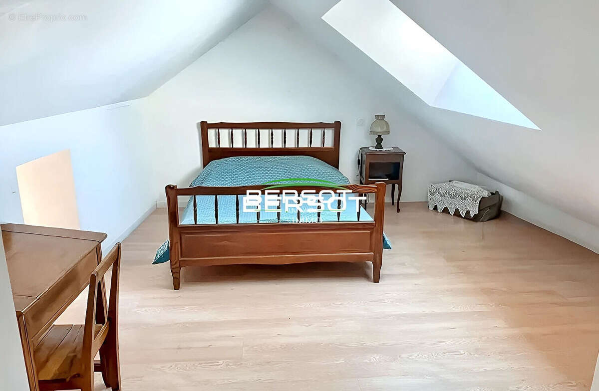 Maison à PORT-SUR-SAONE