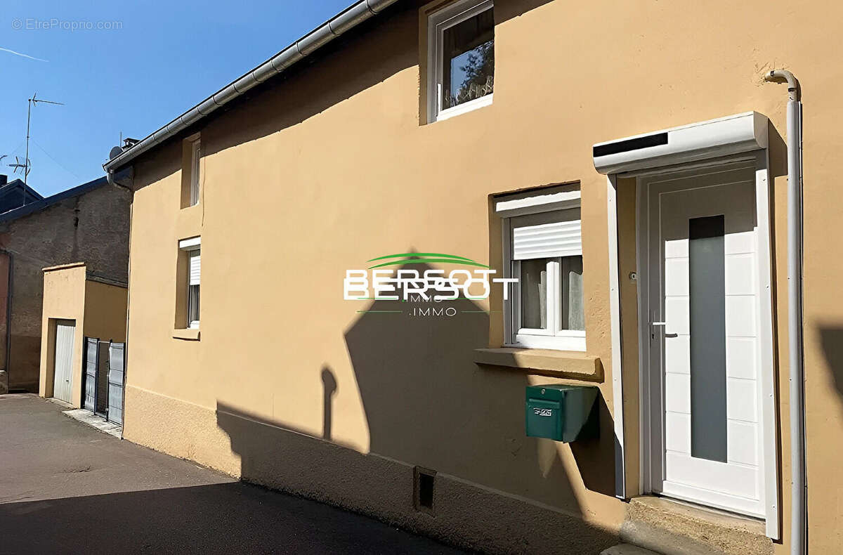 Maison à PORT-SUR-SAONE