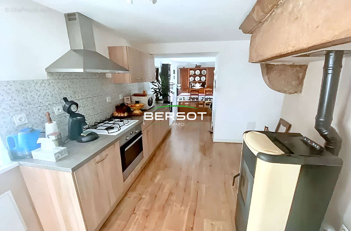 Maison à PORT-SUR-SAONE