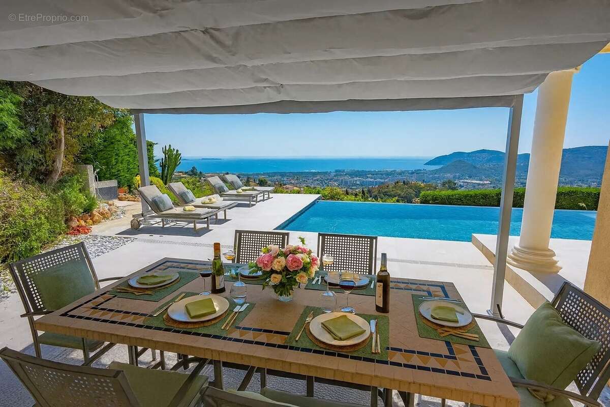 Maison à MANDELIEU-LA-NAPOULE