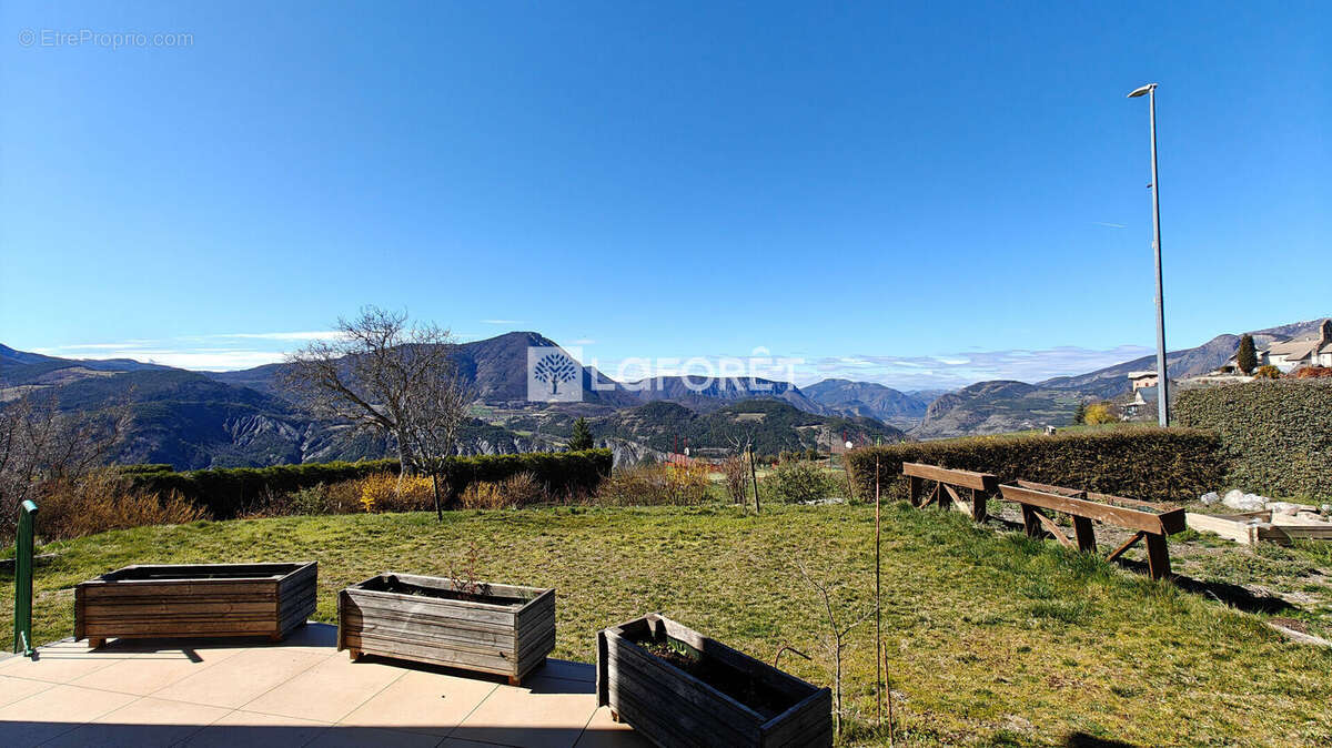 Maison à LE SAUZE-DU-LAC