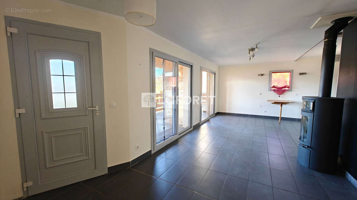 Maison à LE SAUZE-DU-LAC