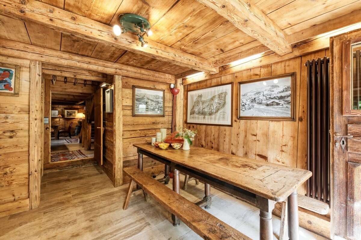 Maison à DEMI-QUARTIER