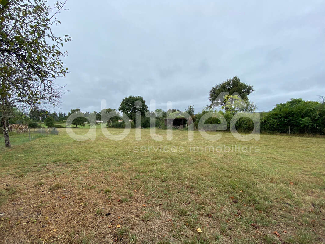 Terrain à CHABANAIS