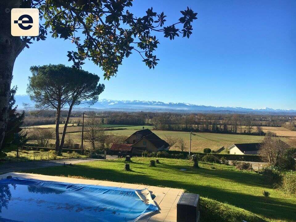 Maison à SERRES-MORLAAS