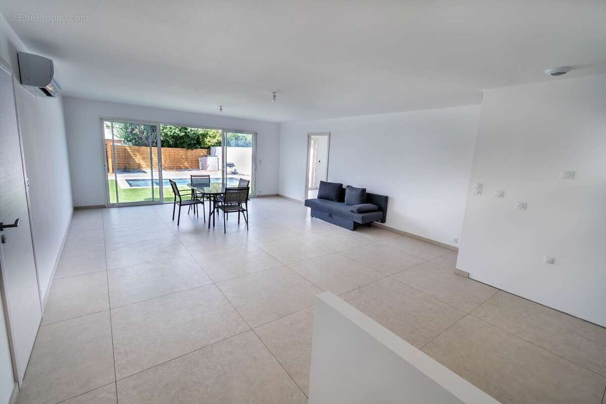 Maison à VILLENEUVE-LES-BEZIERS