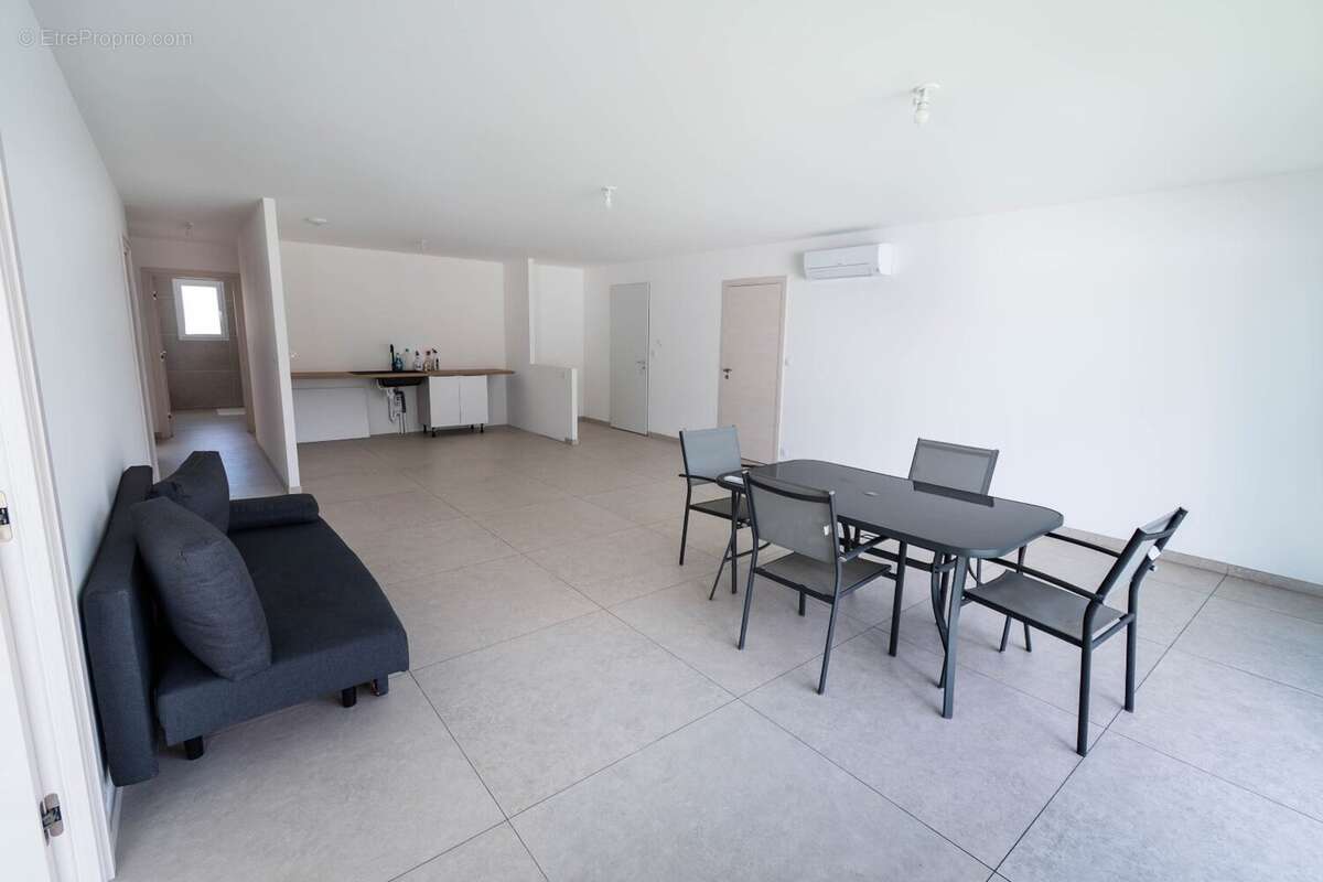 Maison à VILLENEUVE-LES-BEZIERS