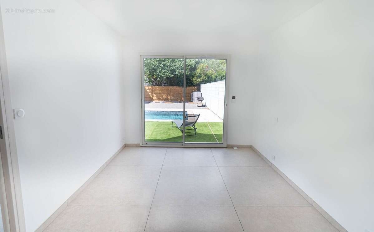 Maison à VILLENEUVE-LES-BEZIERS