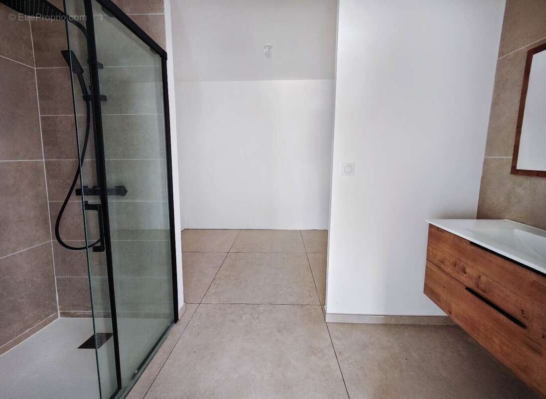 Maison à VILLENEUVE-LES-BEZIERS