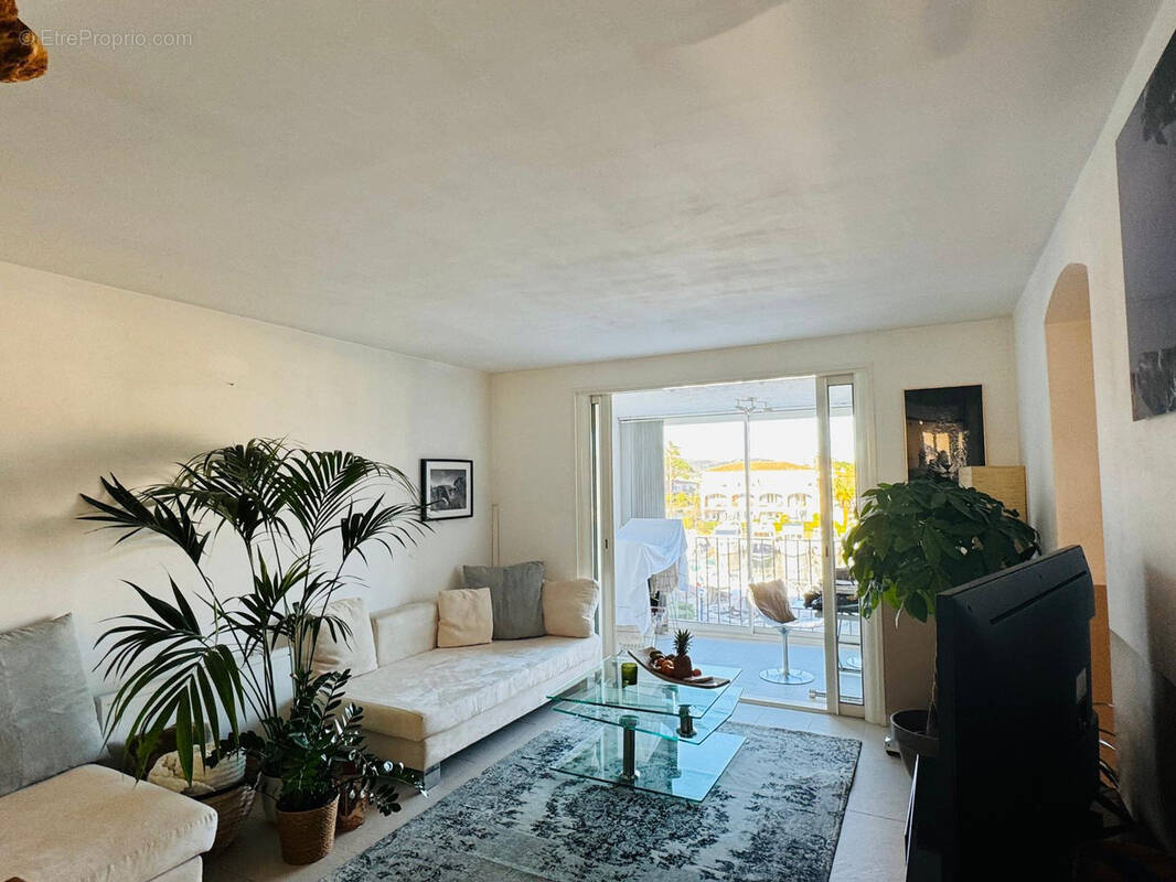 Appartement à COGOLIN