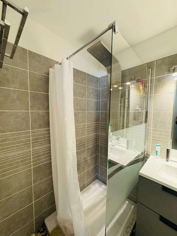 Appartement à COGOLIN