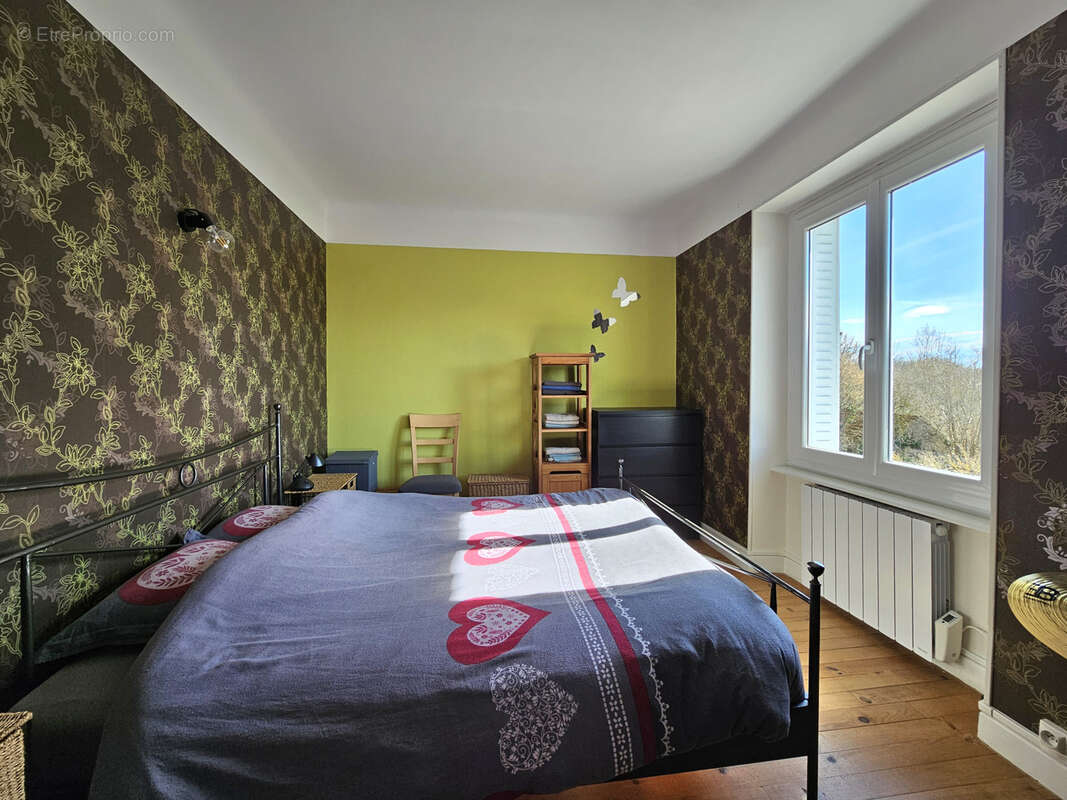 Maison à SAINT-PRIEST-DES-CHAMPS