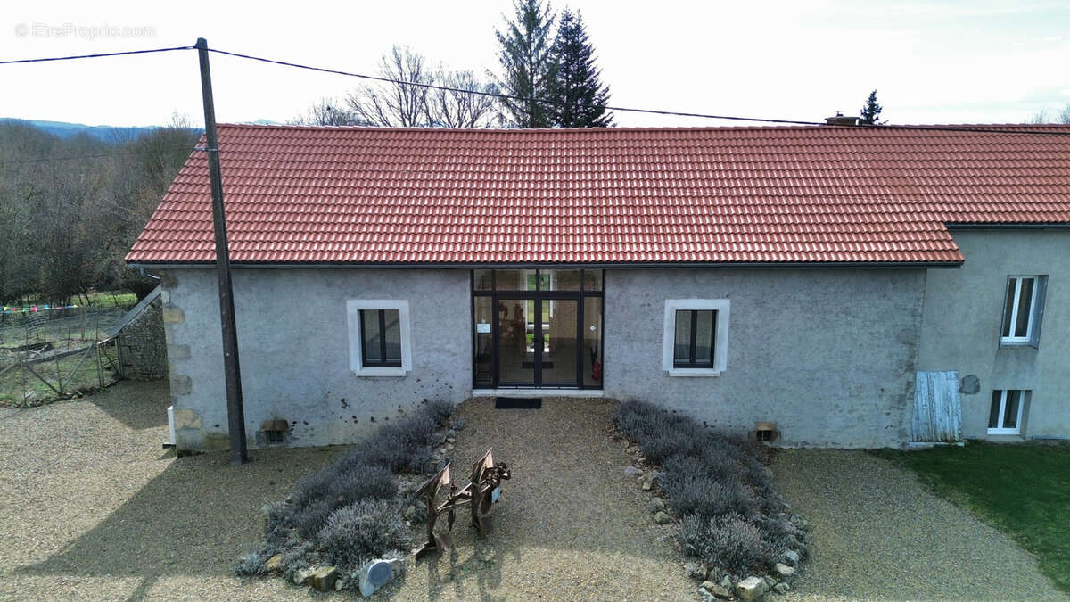 Maison à SAINT-PRIEST-DES-CHAMPS