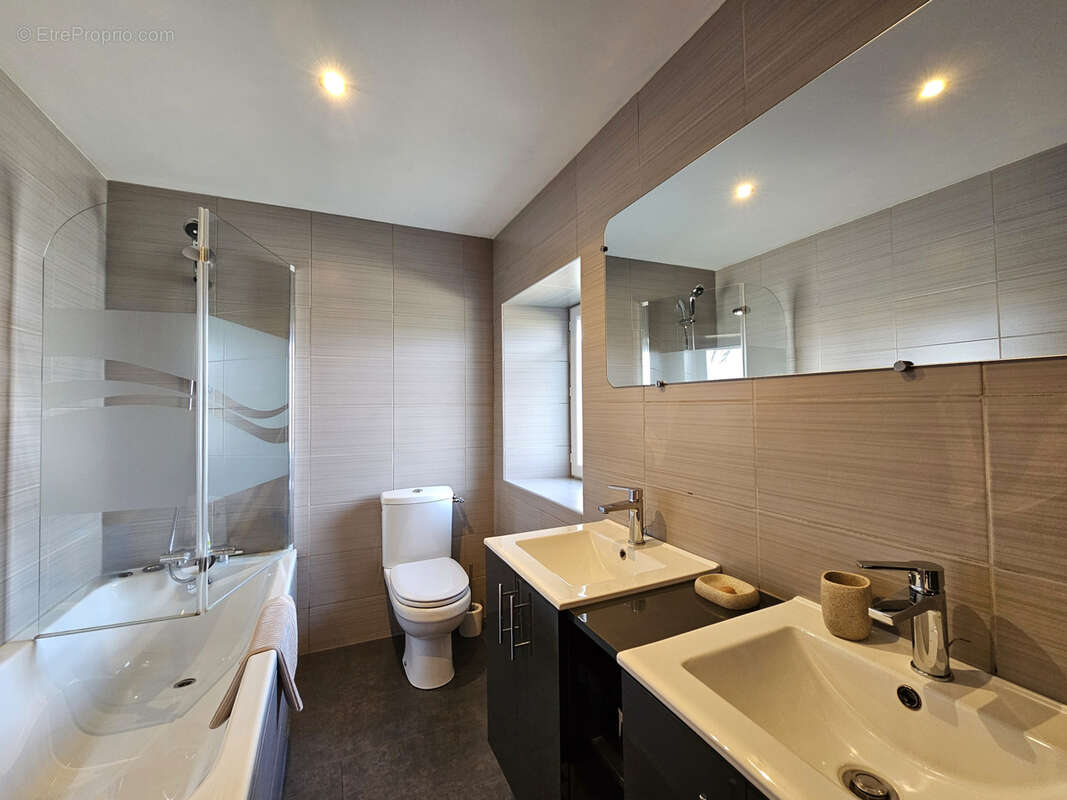 Maison à SAINT-PRIEST-DES-CHAMPS