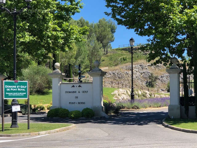 Appartement à MALLEMORT