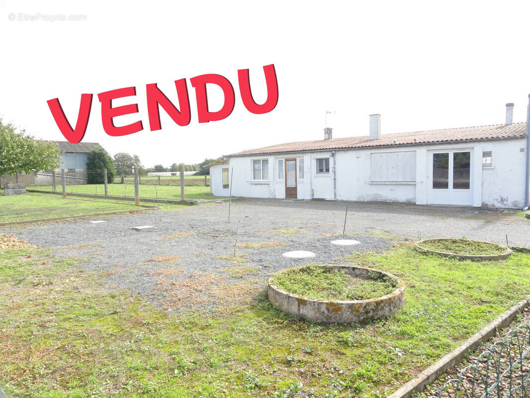 Maison à SAINT-VARENT