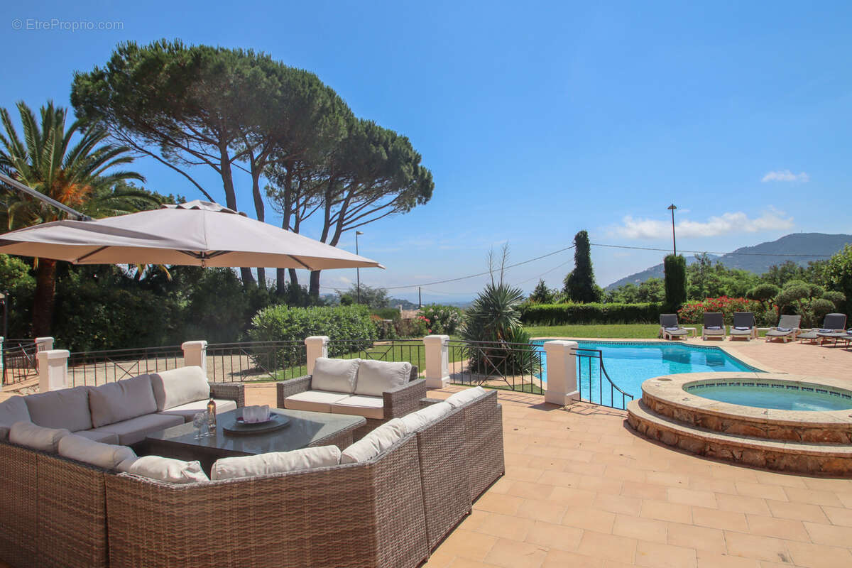 Maison à LES ADRETS-DE-L&#039;ESTEREL