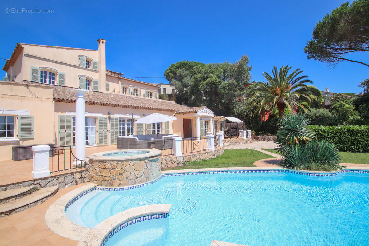 Maison à LES ADRETS-DE-L&#039;ESTEREL