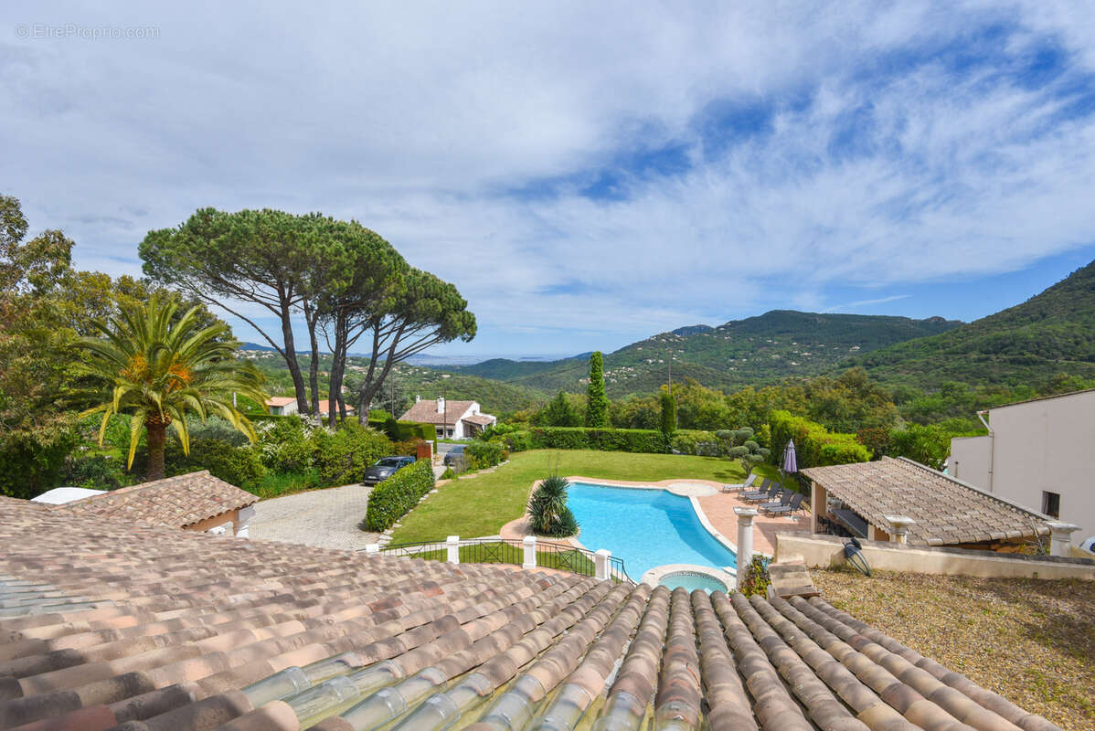Maison à LES ADRETS-DE-L&#039;ESTEREL