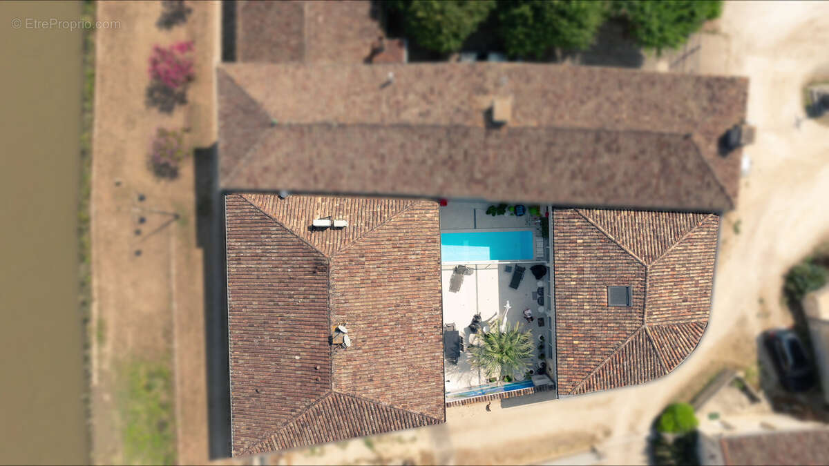 Maison à SAINT-EMILION