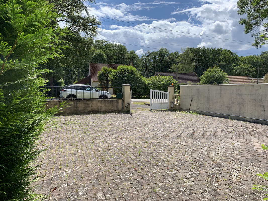 Maison à BAZOCHES-SUR-LE-BETZ