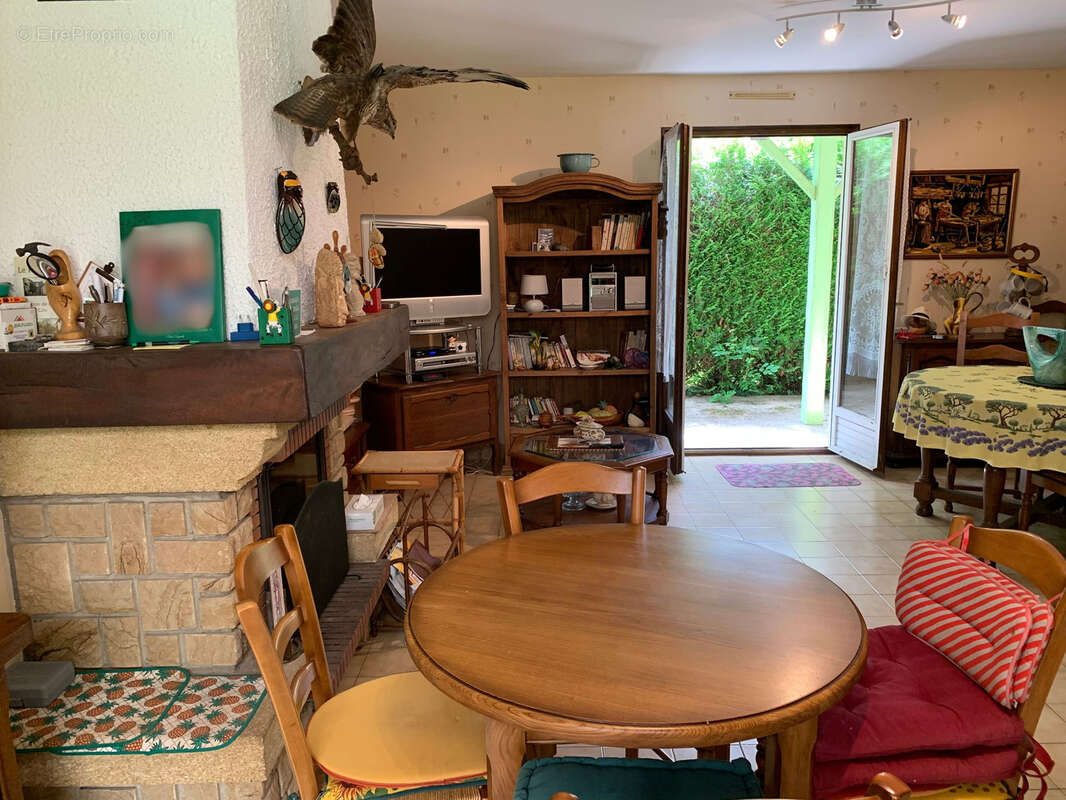 Maison à BAZOCHES-SUR-LE-BETZ