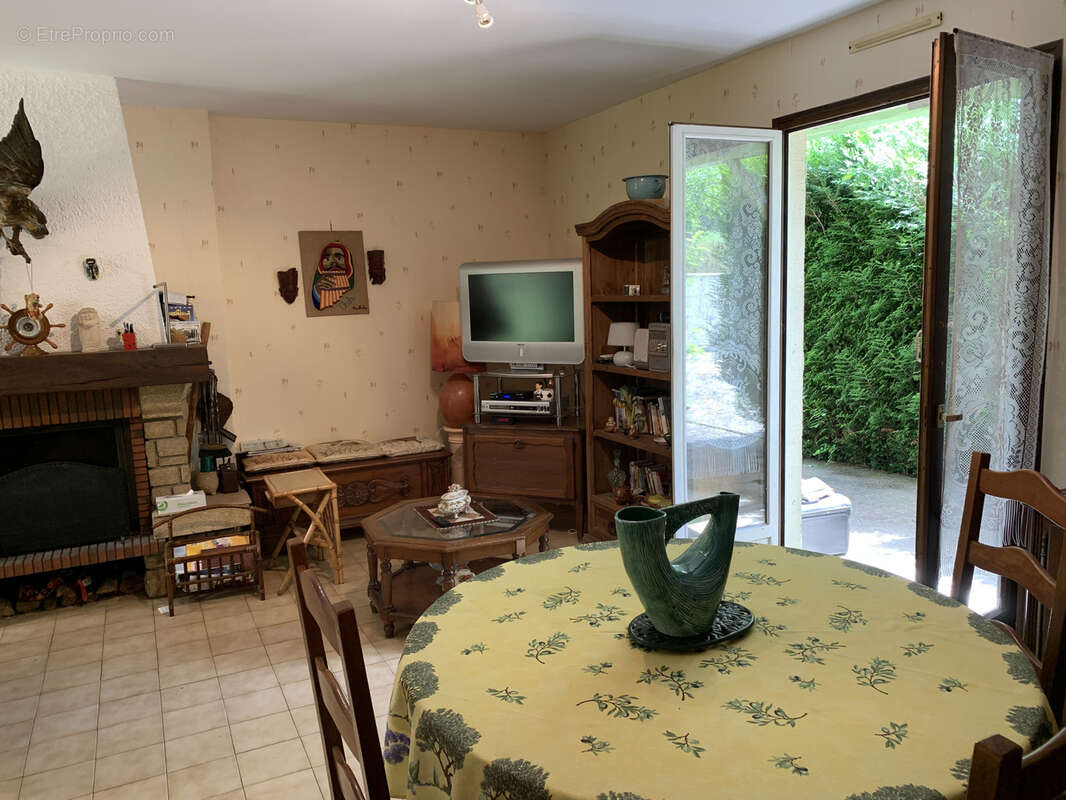 Maison à BAZOCHES-SUR-LE-BETZ