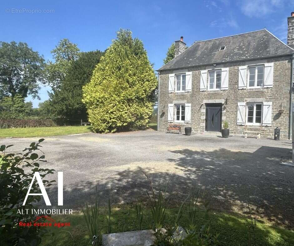 Maison à CONDE-SUR-NOIREAU