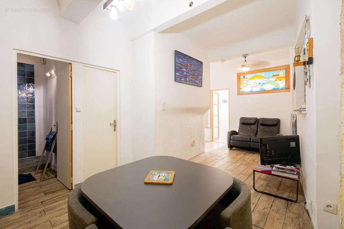 Appartement à MARSEILLE-2E