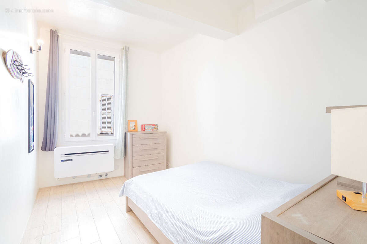 Appartement à MARSEILLE-2E