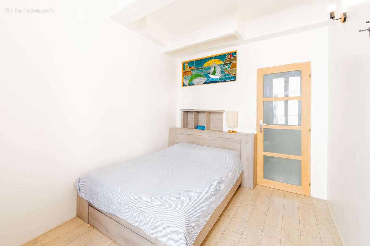 Appartement à MARSEILLE-2E