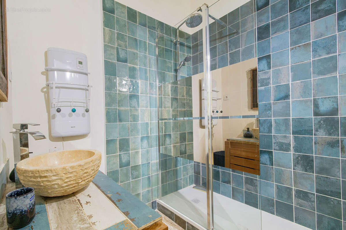 Appartement à MARSEILLE-2E