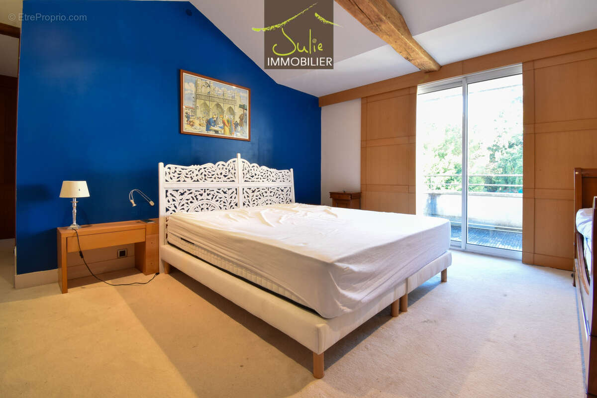 Maison à MONTRAVERS