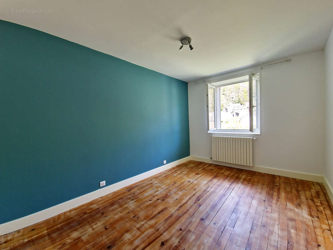 Appartement à POLMINHAC