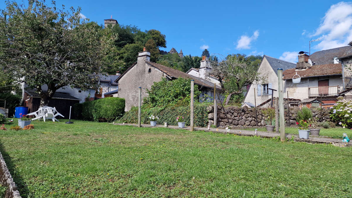 Appartement à POLMINHAC