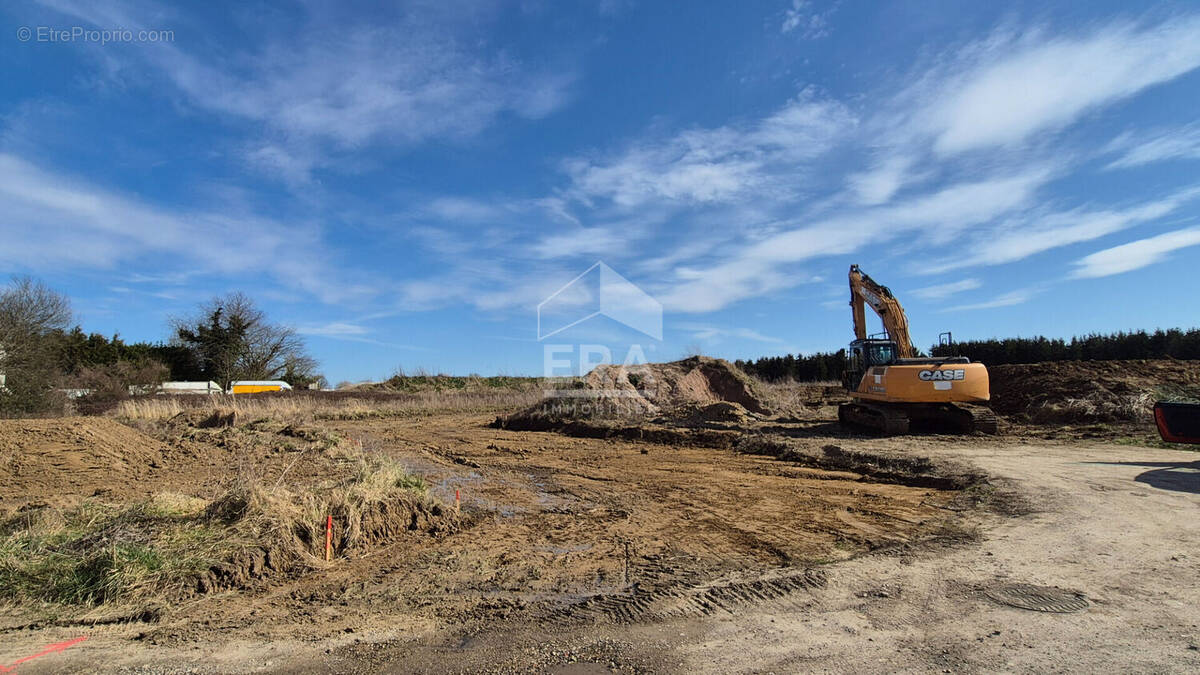 Terrain à GRISY-SUISNES