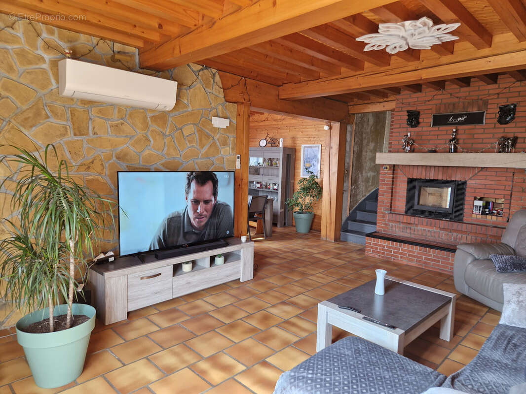 Maison à COURS-LA-VILLE