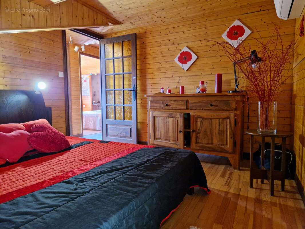 Maison à COURS-LA-VILLE