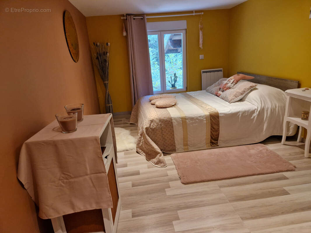 Maison à COURS-LA-VILLE