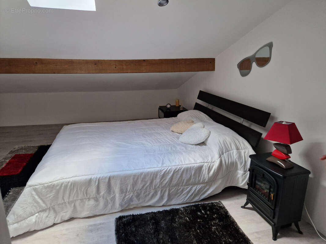 Maison à COURS-LA-VILLE