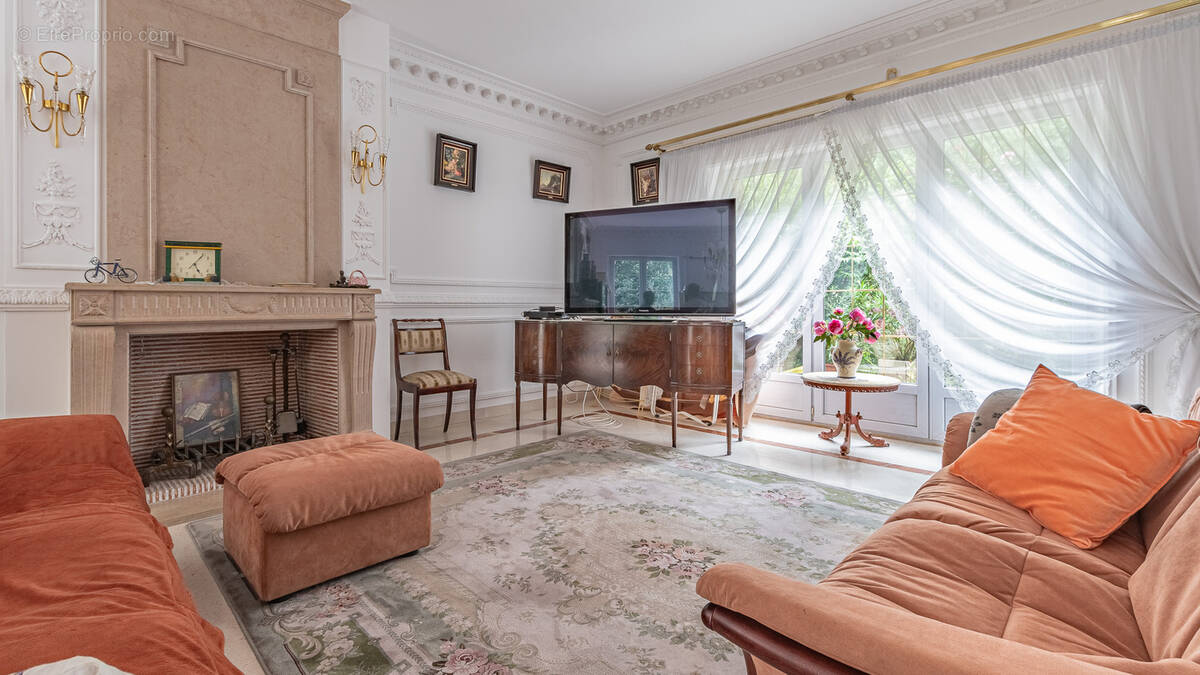 Maison à L&#039;ETANG-LA-VILLE