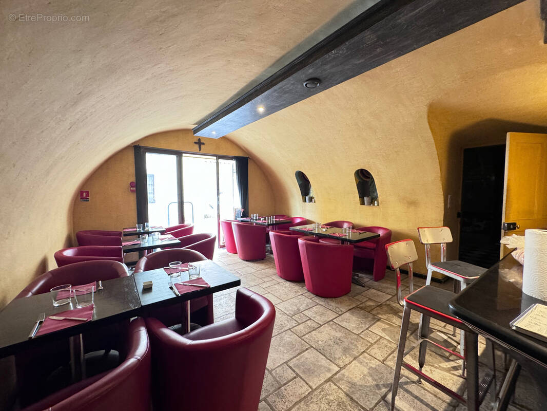 Commerce à LA COLLE-SUR-LOUP