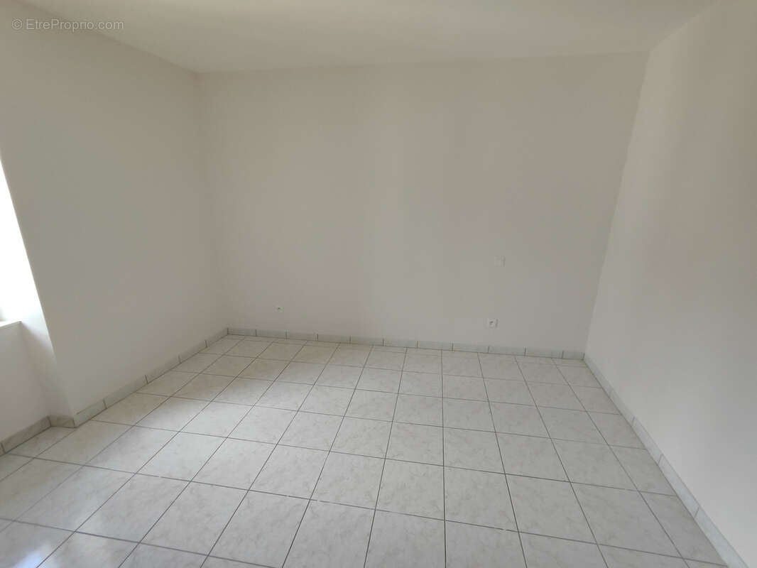 Maison à SAINT-LAURENT-DE-LA-CABRERISSE