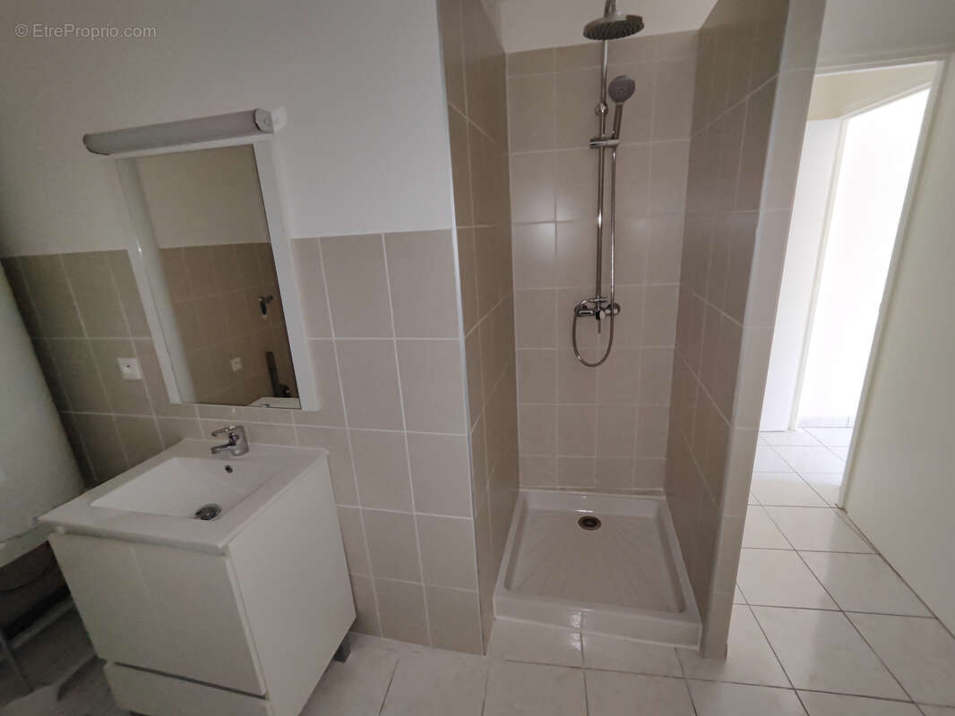 Maison à SAINT-LAURENT-DE-LA-CABRERISSE