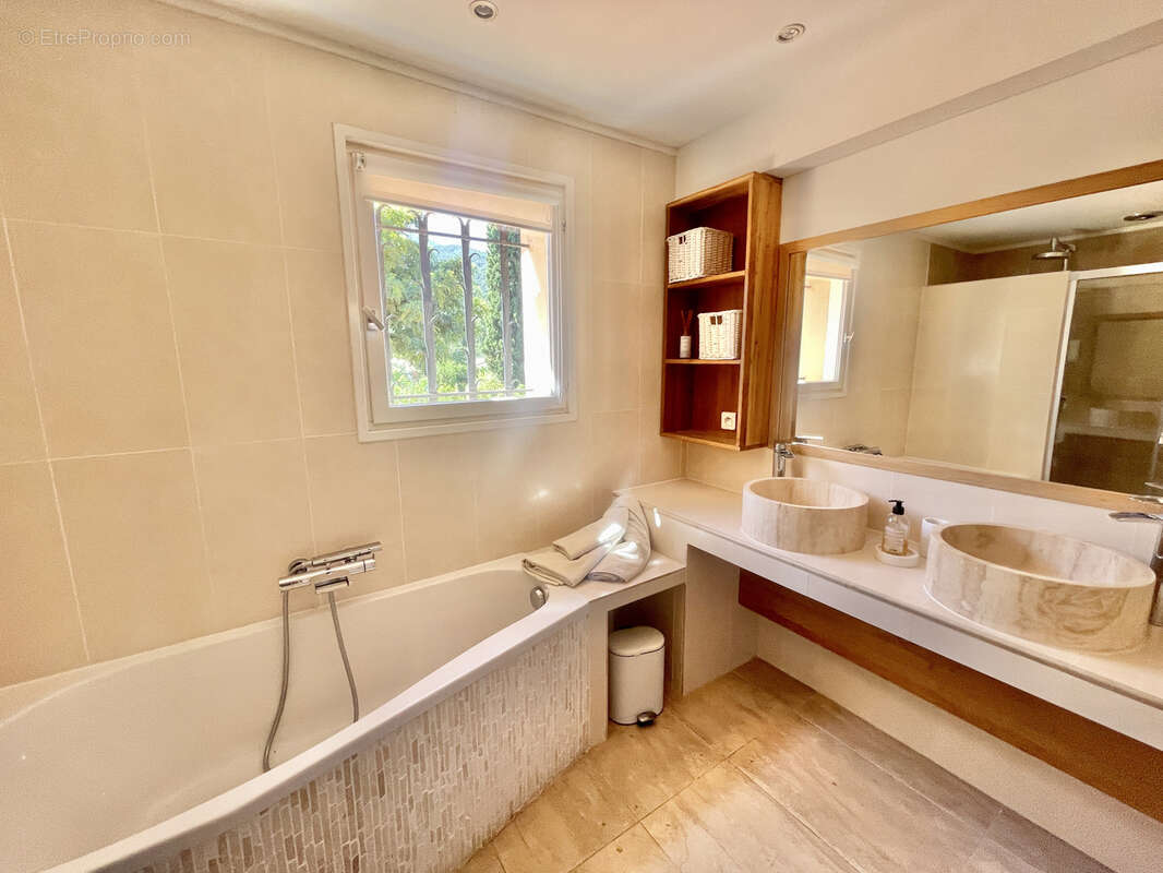 Maison à LAROQUE-DES-ALBERES