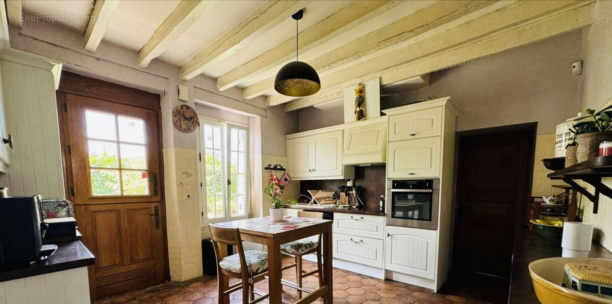 Maison à BAZOCHES-SUR-LE-BETZ