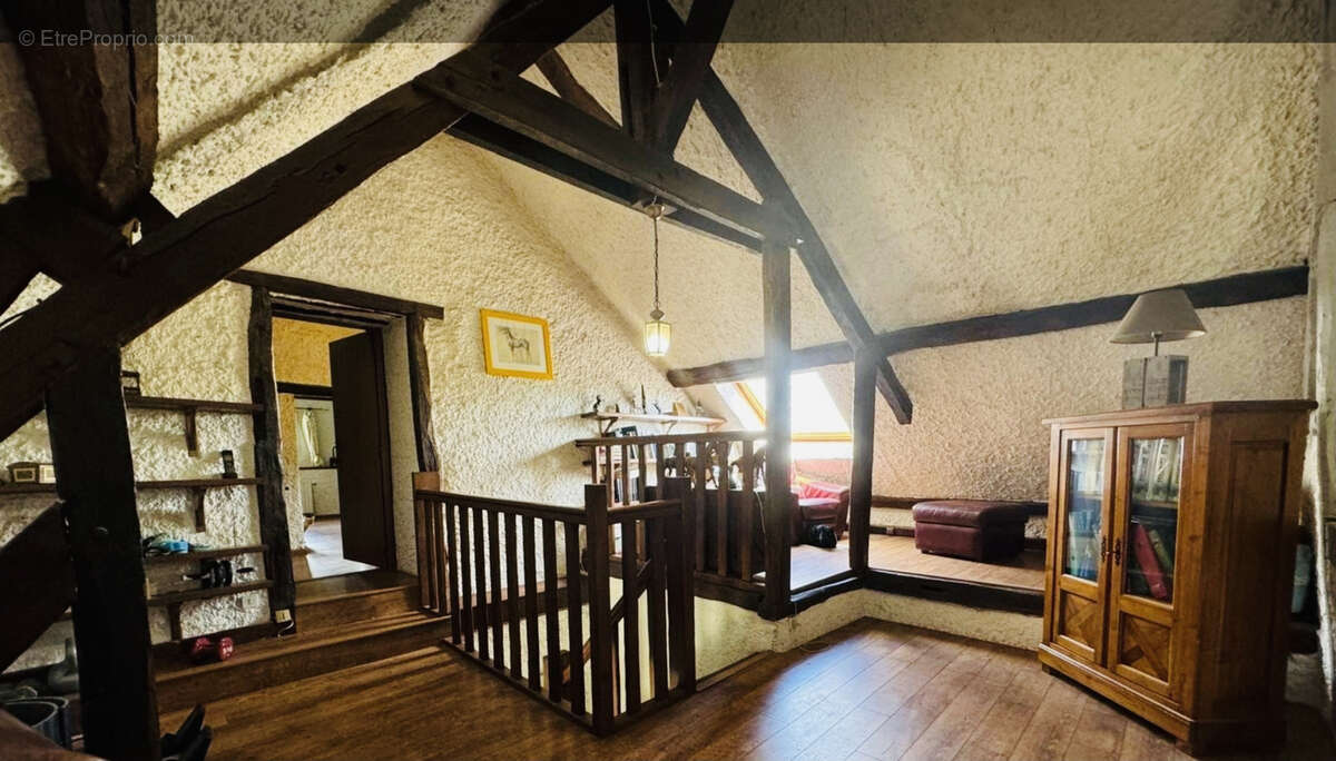 Maison à BAZOCHES-SUR-LE-BETZ